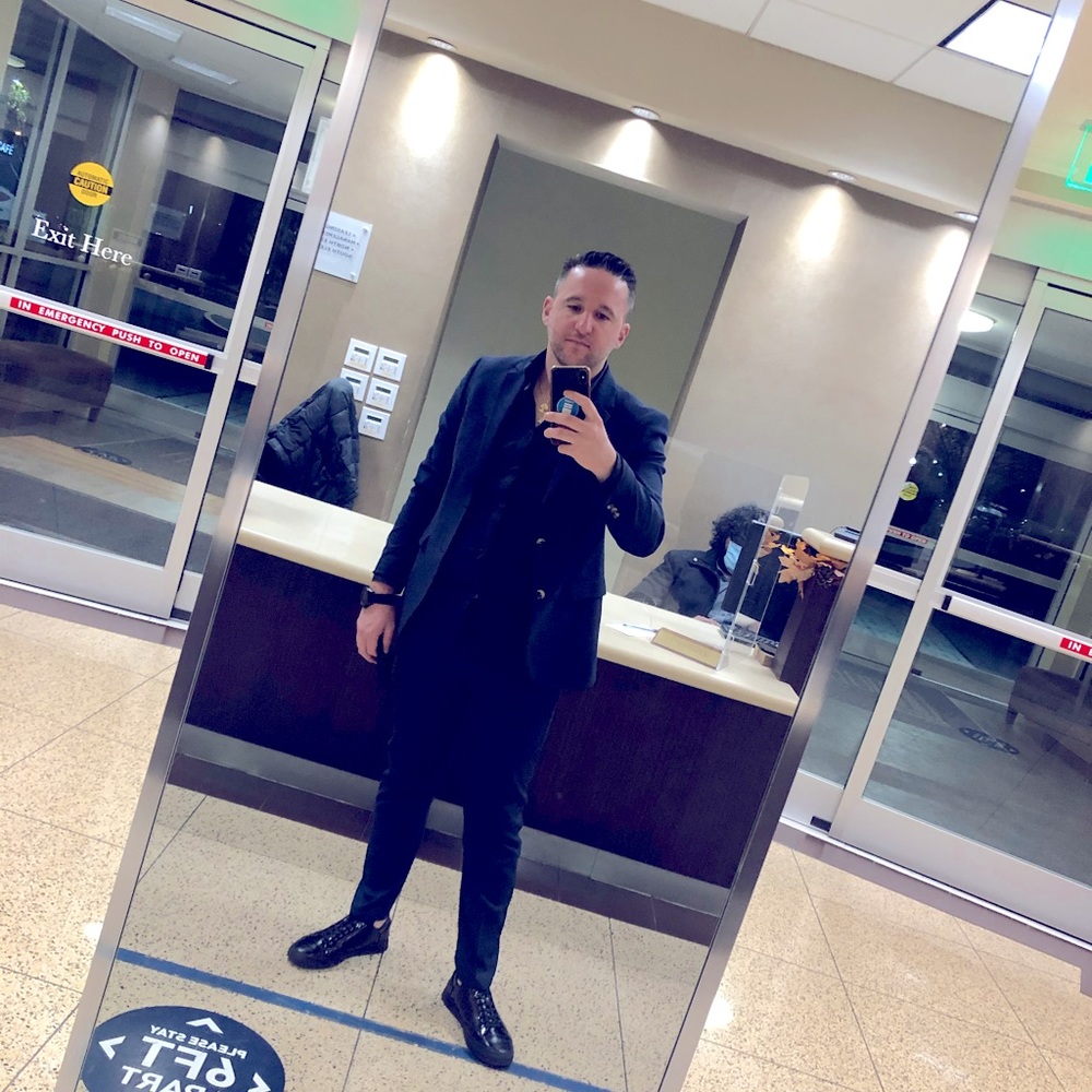 Meet your Posher, Avi